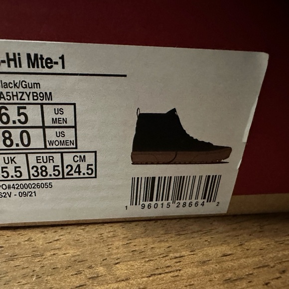 Women’s Vans MTE shoes - Picture 8 of 8